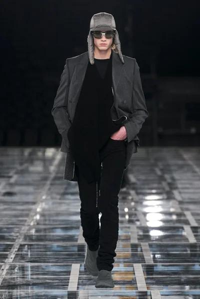 Look 24